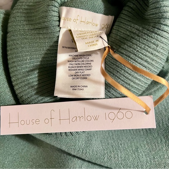House of Harlow 1960 Turtleneck Sweater Poncho Green OS - Picture 8 of 10